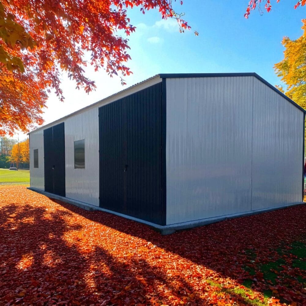 Hala magazynowa 12x6 z blachy trapezowej brama dwuskrzydłowa - obrazek 2