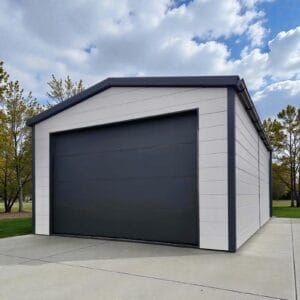 Garaż ocieplany z płyty warstwowej biały 5x8 brama segmentowa