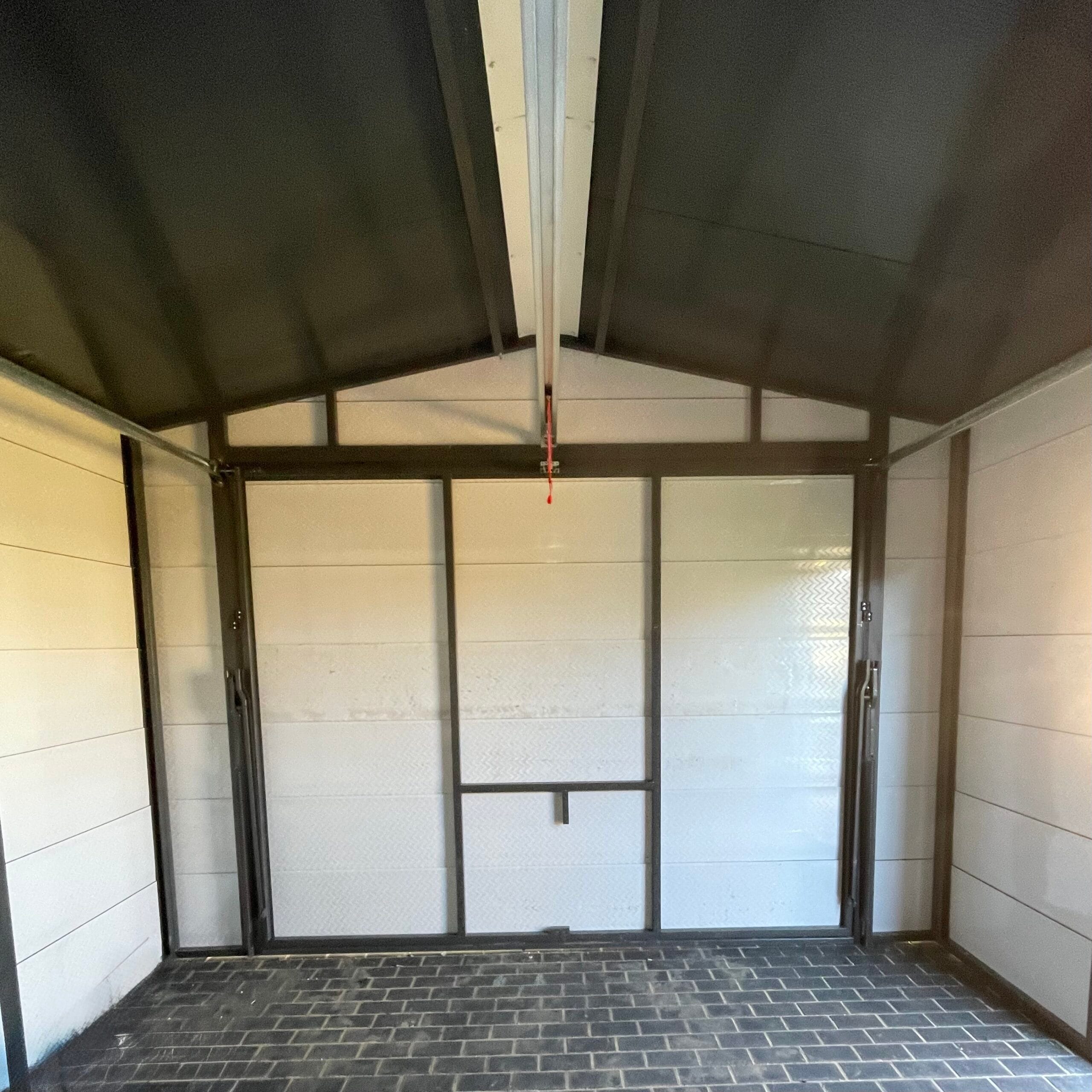 Garaż ocieplany z płyty warstwowej 4x7 grafit brama uchylna - obrazek 3