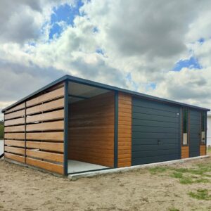 Garaż blaszany Premium 8×5 m z bramą uchylną i wiatą